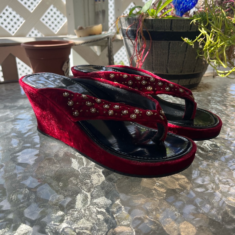RED VELVET PLATFORM SANDALS